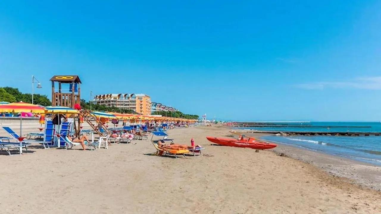Relax In A Our Pool View Apartment - Beahost Porto Santa Margherita Italia